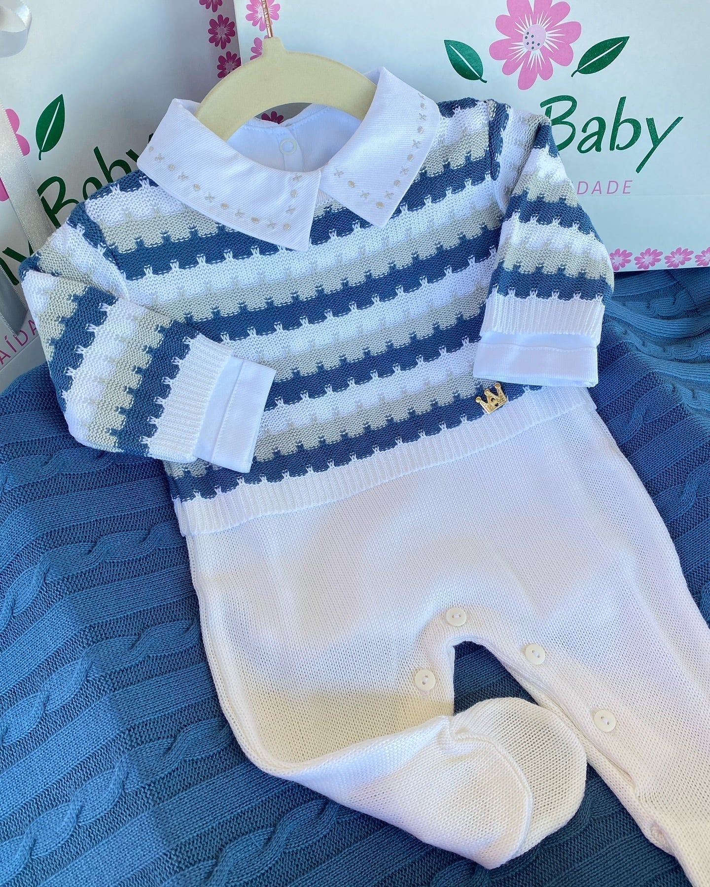 PROMOÇÃO Kit Saída Maternidade Com Pingente Dourado Personalizável Completa  - Veste Até 4 Meses (Menino) - foto 5