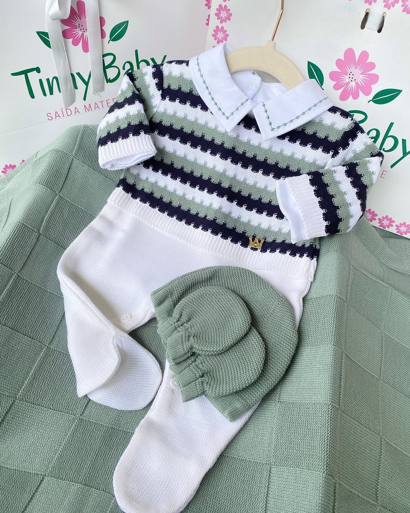 PROMOÇÃO Kit Saída Maternidade Com Pingente Dourado Personalizável Completa  - Veste Até 4 Meses (Menino) - foto 9
